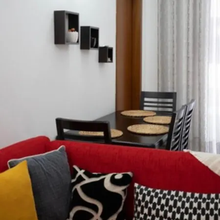 Iris Apartament * Dıraç